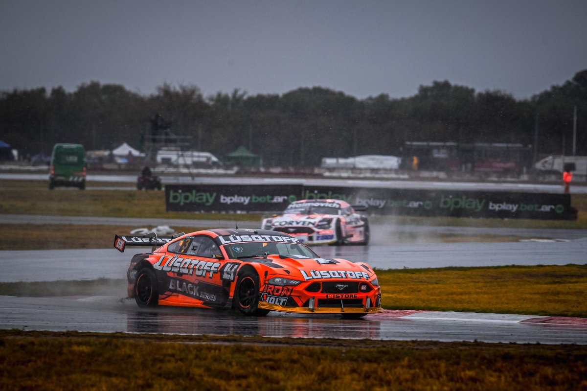maurilambiris6's tweet photo. Fin de un sábado complicado en San Luis 🏁

Pudimos cerrar una clasificación lógica en la nieve en el P18 con el Mustang. Mañana será otro día con una condición climatológica distinta, a seguir trabajando 👊🏼🧡 https://t.co/SjXZmET6Wq