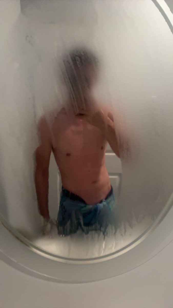 Solomon_Gold6's tweet photo. @ItsKDbb I'm trynna get like you. Still #twink here https://t.co/2AJ5X3icU1