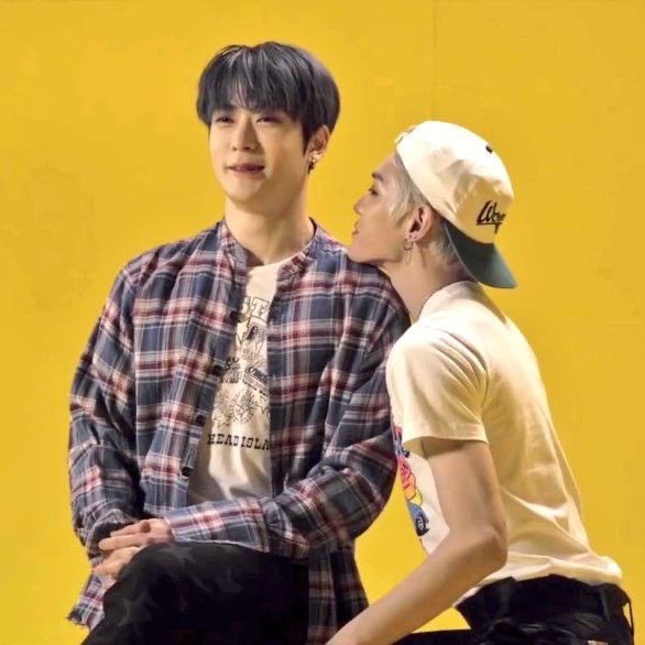 wanisyaoiful's tweet photo. I love when he does that 🥺😭 https://t.co/UZP5iOtQLz