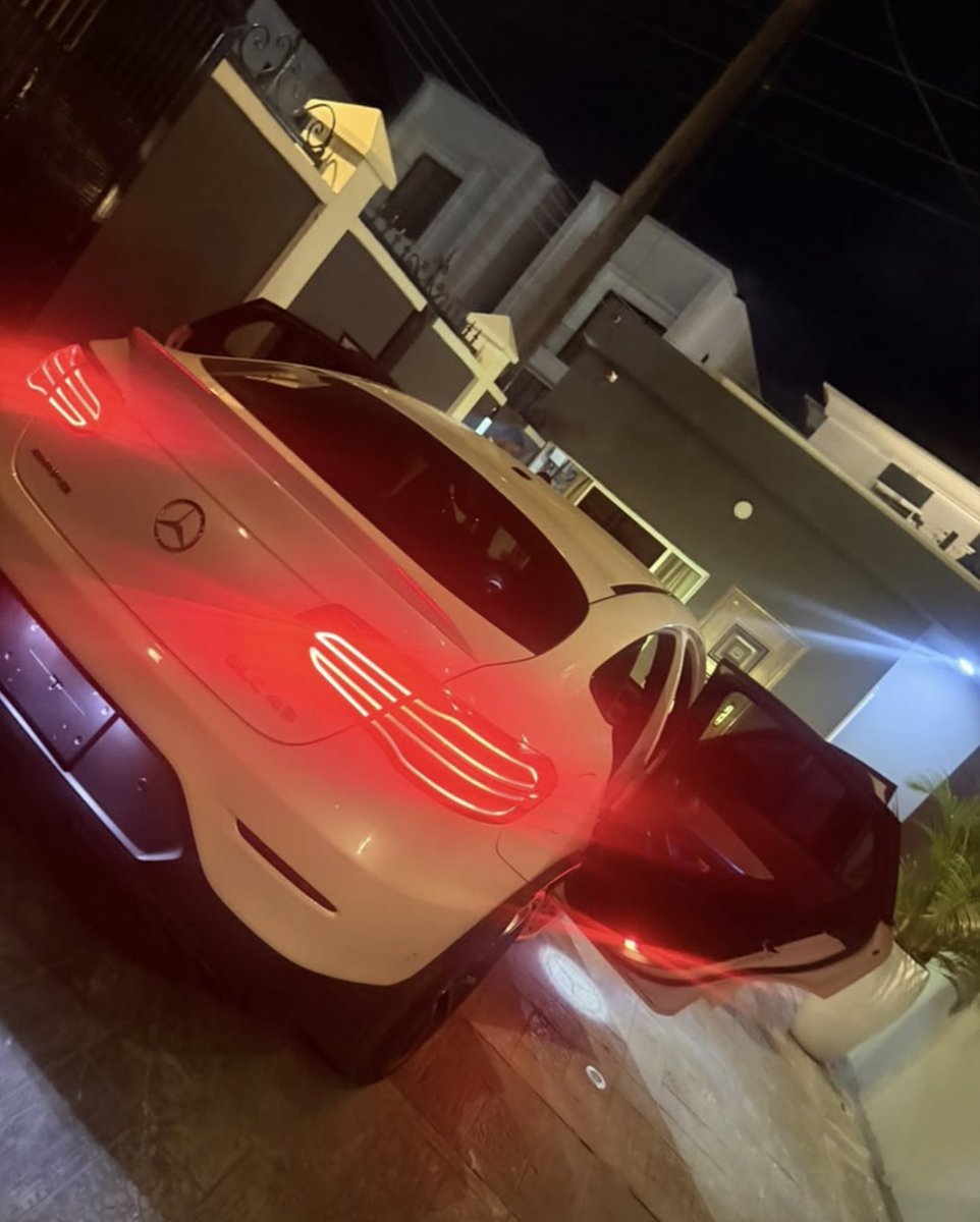 kingofvibes0's tweet photo. No government workers can afford this car unless you’re into fraud and illegal activities https://t.co/LHApK1l7Ni
