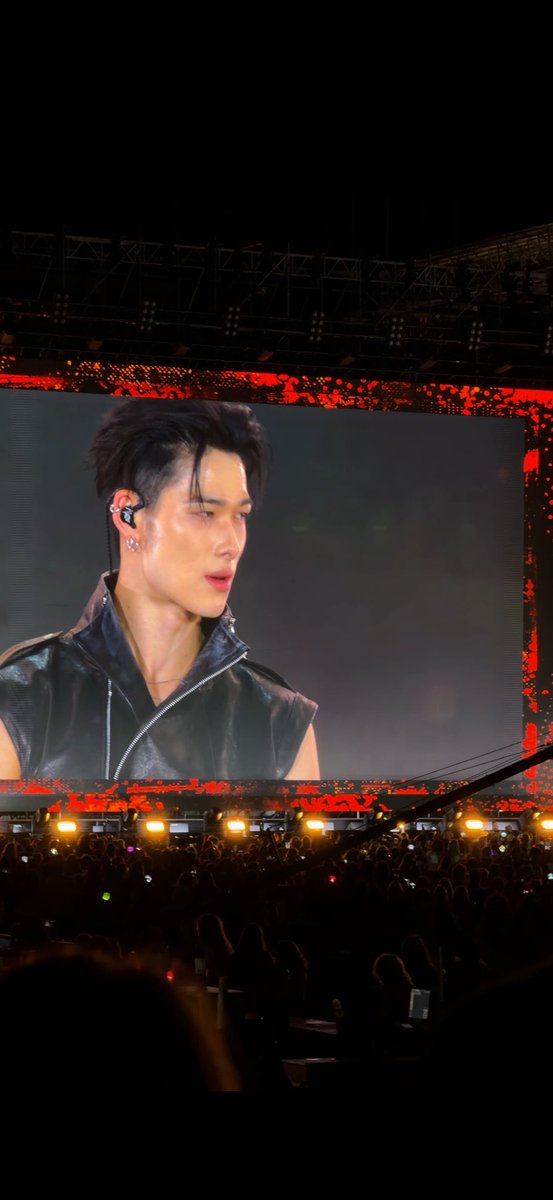 wonkiroll's tweet photo. genuinely lost my mind over ni-ki at music bank in barcelona tonight he was INSANE https://t.co/NdmkNqACmv