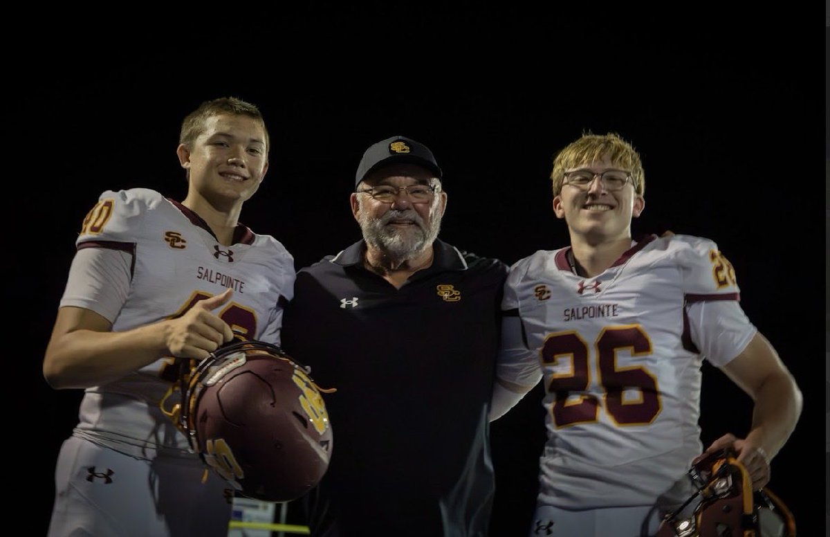 arnhp's tweet photo. This 3 guys are making this football season one to remember. Max snaps that ball like there is no tomorrow fast, crisp and accurate. Troy has already has 11 KO TB, 10 for 10 PATs and 3-4 FGs. Trevor one of the best punter in HS avg 41 yd. Here is a 53 on the 5 yard line. https://t.co/tYrAzasBN3