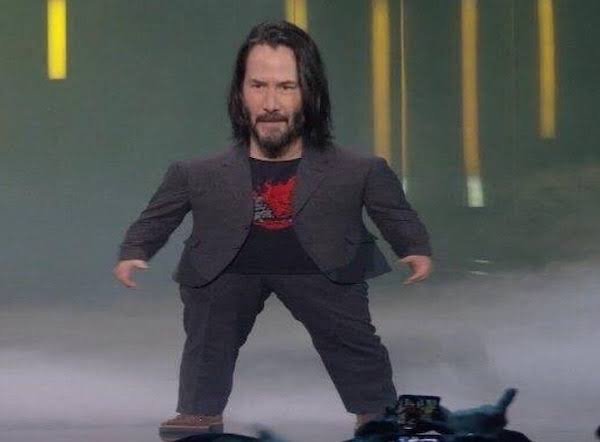 dxvlm's tweet photo. @Crustyangle @tnbeeat standing on business legs apart like a danganronpa character https://t.co/Z5mcgluF2a