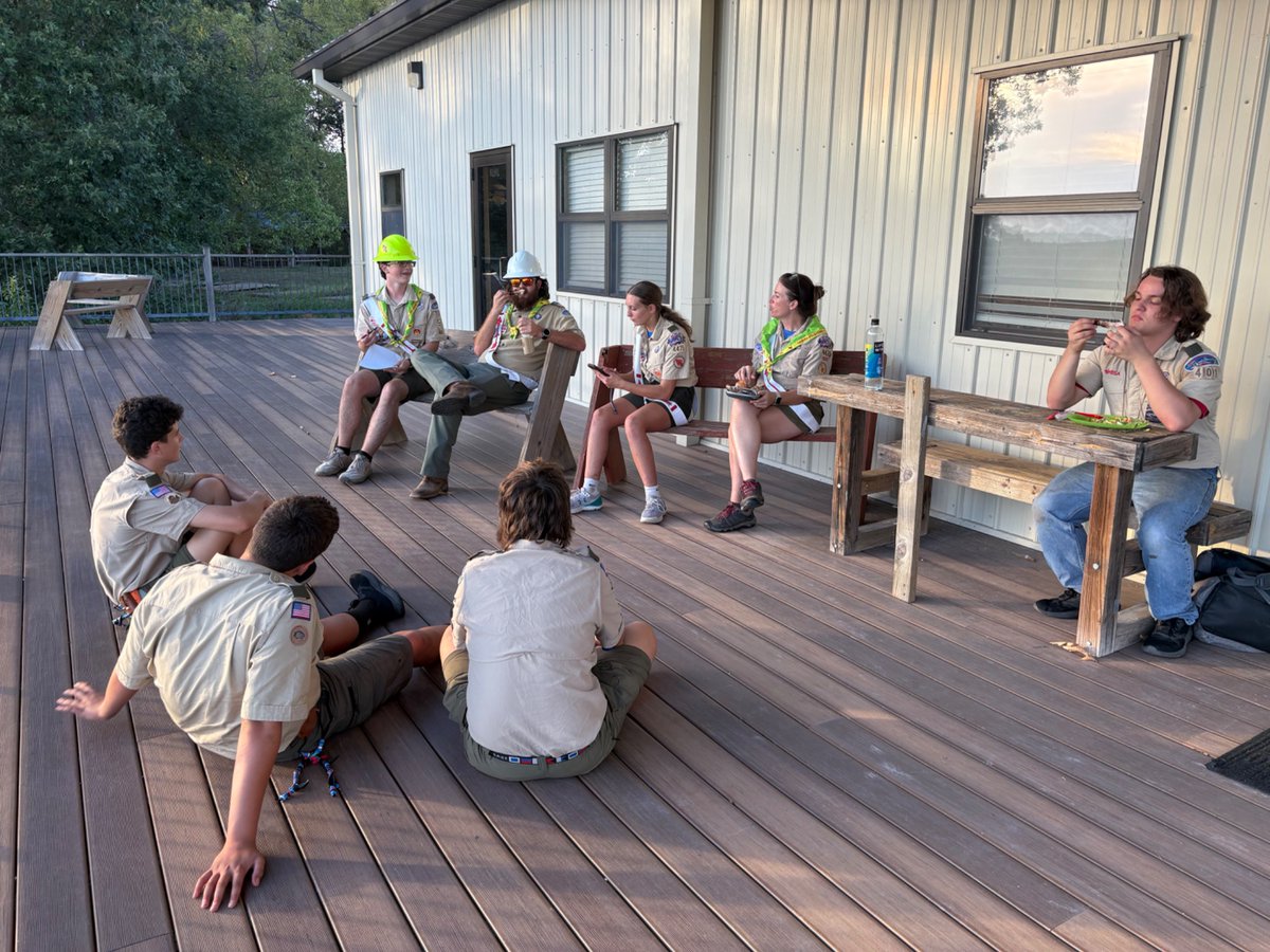 nampatsi216's tweet photo. Amoe Chapter meeting on the back deck of the Ilab! https://t.co/QDrao1numV
