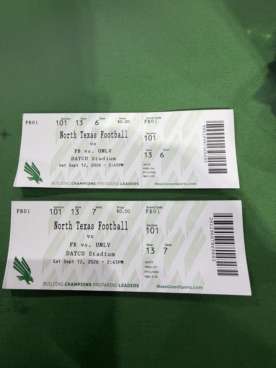 DJWilliamsjr3's tweet photo. Big thank you to @MeanGreenFB and UNT for the Game Day invite! It was an honor to be there and experience it firsthand. Appreciate the hospitality and the opportunity! 🦅💚 #GMG #UntilLoveReturns https://t.co/7YlbBgdCPw