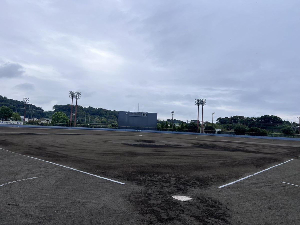 field_park_ace's tweet photo. 皆様、おはようございます☁️
9月13日(日)、本日も終日トレーナー業務の為、休館休診とさせて頂きました⚾️
ご予約はホームページ又は各SNS等からお問い合わせ下さい🙇🏻‍♂️
#静岡県　#東部　#清水町　#室内練習場　#野球　#ソフトボール　#多目的広場　#鍼灸　#骨格矯正　#酸素カプセル　#トレーナー事業 https://t.co/TaSgITDF9g