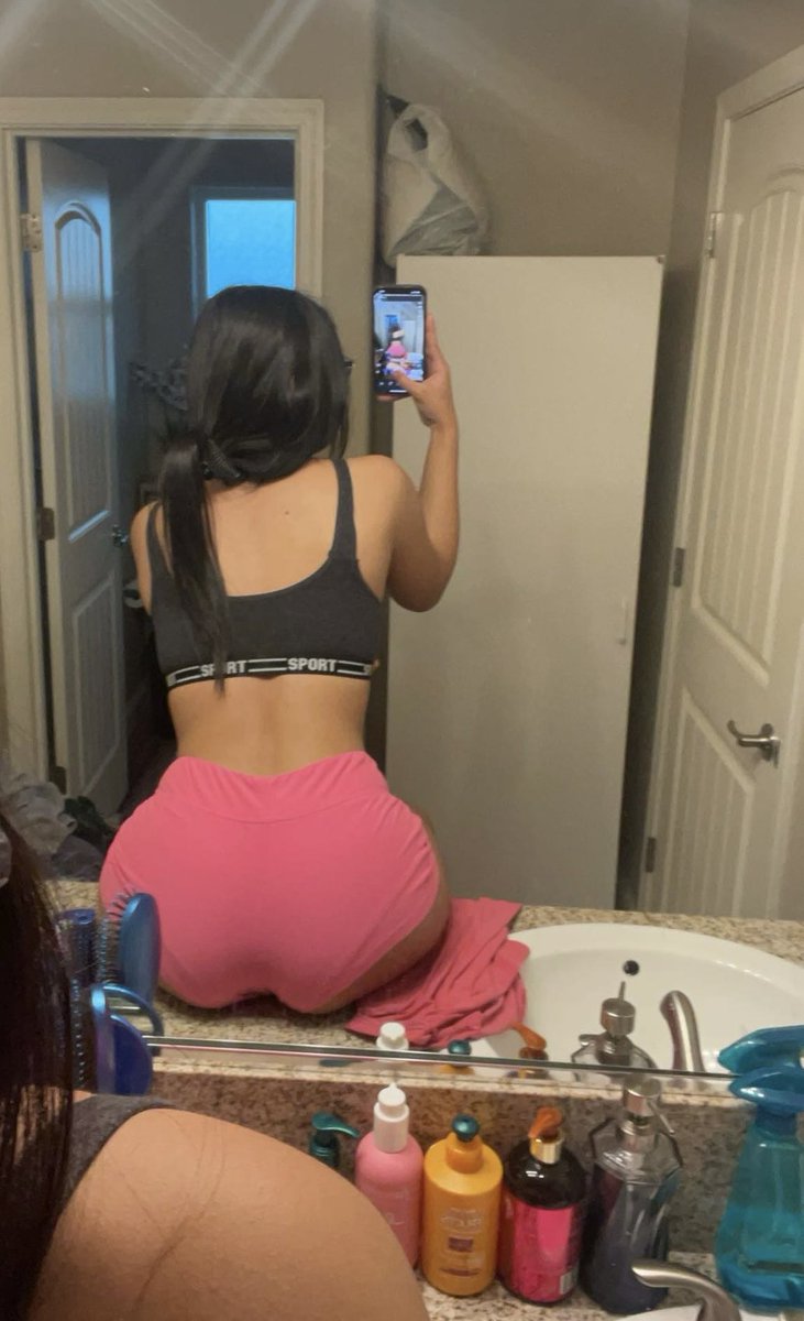 l0veonme_'s tweet photo. fuck me on the counter and tell me i’m pretty
#milf https://t.co/1P1QNeSBBQ