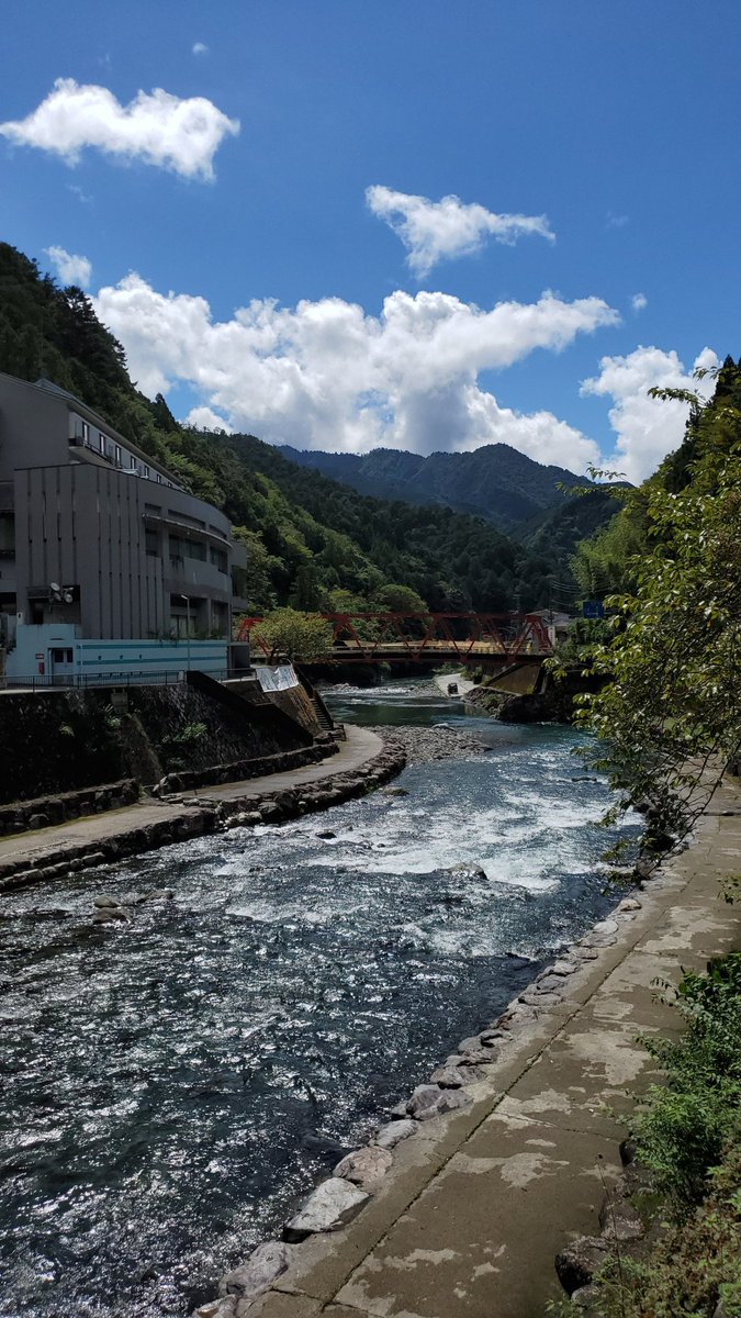 hiro_meteor_717's tweet photo. 昨日、暑過ぎてバイクに乗るのは2ヶ月ぶりで、奈良の上北山村まで朝活マスツーリング🏍️³₃奈良県内の走行コースでは、気温25℃以下で快適でした😆結局、天気も良くて夕方まで走ってました(笑)昼食の焼きそば定食美味しかった😋

#道の駅 吉野路上北山
#オープンカフェ秀
#NT1100 https://t.co/M4TINgoZa2