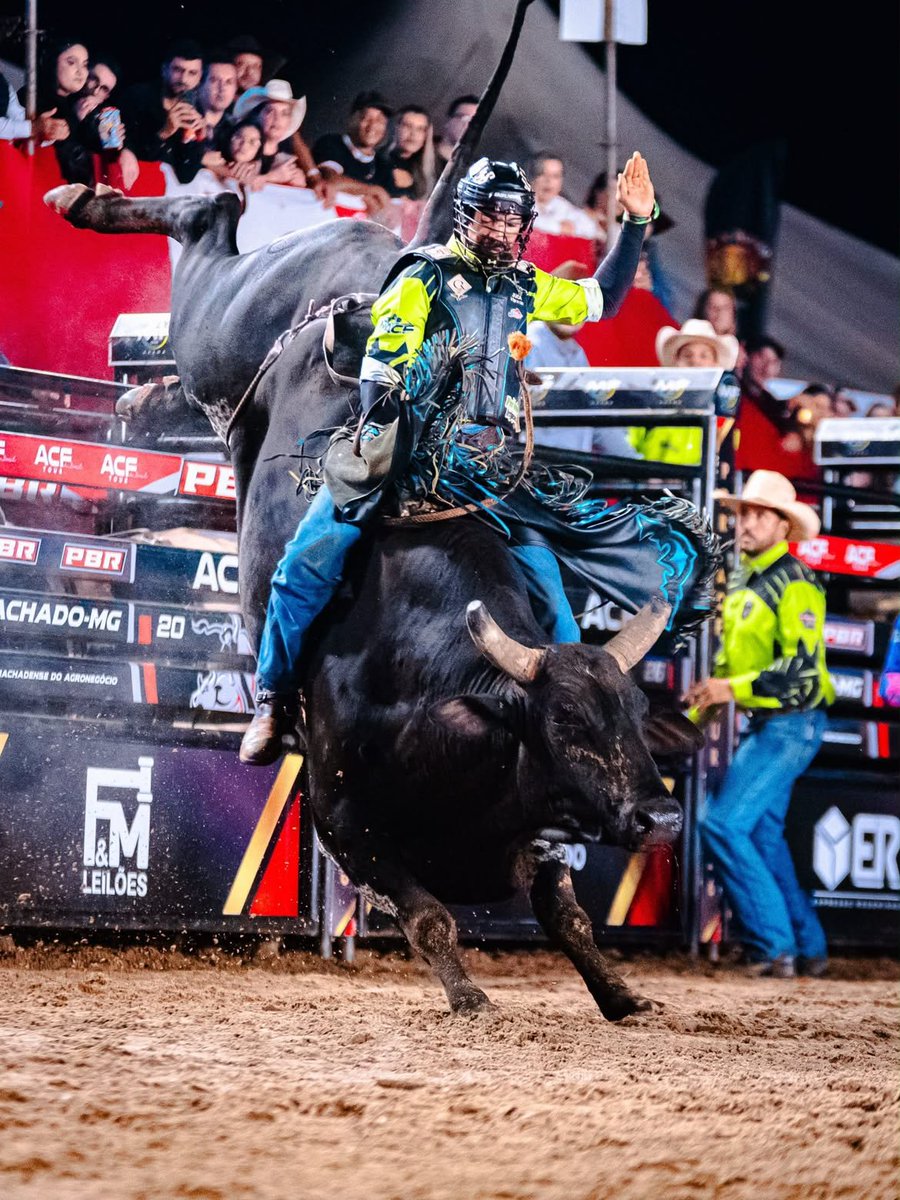 EugenioJose's tweet photo. PBR ACF Tour: Vanderson dos Santos Domina a Arena e “Missão Agrocave” é o Melhor Touro da Noite em Machado 
Confira - https://t.co/Cej4sauxSk https://t.co/zKwzIhGDEr
