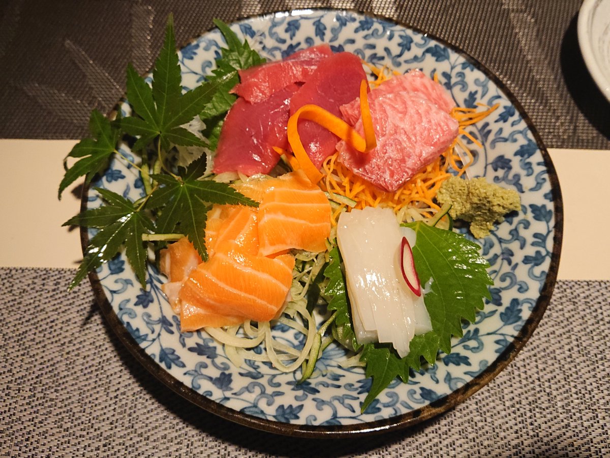 Scenery_Stone24's tweet photo. すすきの　居酒屋 魚菜亭(ぎょさいてい)
この時期恒例、仕事関��の食事会です🍻
サンマの美味しい季節がやってきましたね🐟
最後はやっぱり、名物じゃが芋ステーキで締めます😋
#すすきの #居酒屋 #魚菜亭 #じゃが芋ステーキ https://t.co/o1gfIVYUUZ