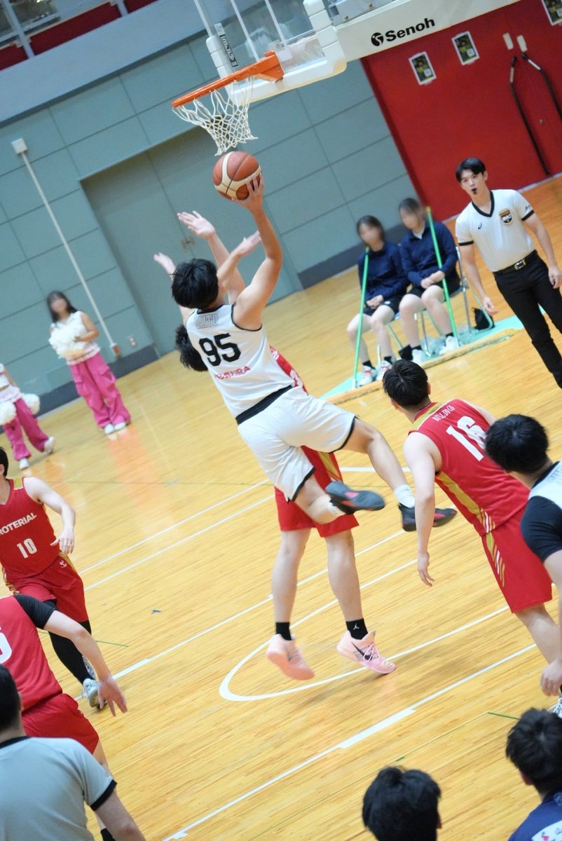 ryu_1113's tweet photo. るいも新しいチームで頑張ってます🏀 https://t.co/VINAjkIwDT