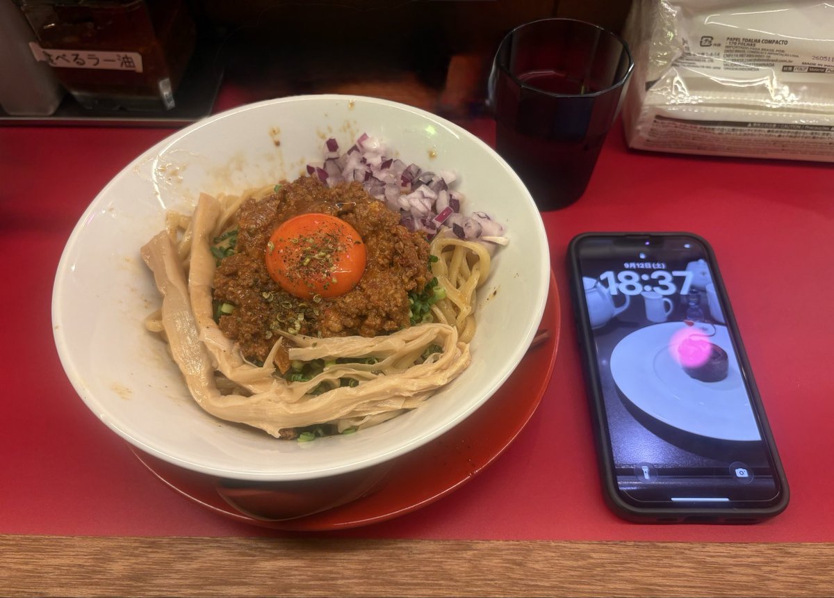 Le___citron's tweet photo. オープンして2ヶ月足らずでまぜそば4回目
かなりのハイペース笑

行くたびに締めご飯の量が増えてる気がする💦
さすがに食べきれないと判断して山盛りのご飯を見た瞬間一緒に行ってくださった方に半分お願いした😇 https://t.co/wU9M7wrS5F