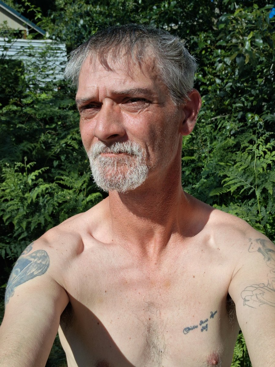 Jesse2qyo's tweet photo. A simple old man https://t.co/AoENSHUoYE
