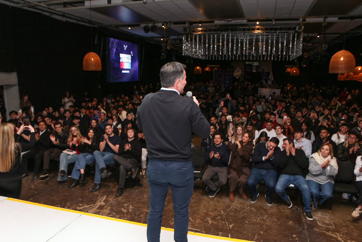 LLibertadAvanza's tweet photo. CONGRESO DE JUVENTUD EN CÓRDOBA

Los jóvenes defendiendo las ideas de la Libertad en cada rincón del país. VLLC!!! https://t.co/2GNP5oLjP2