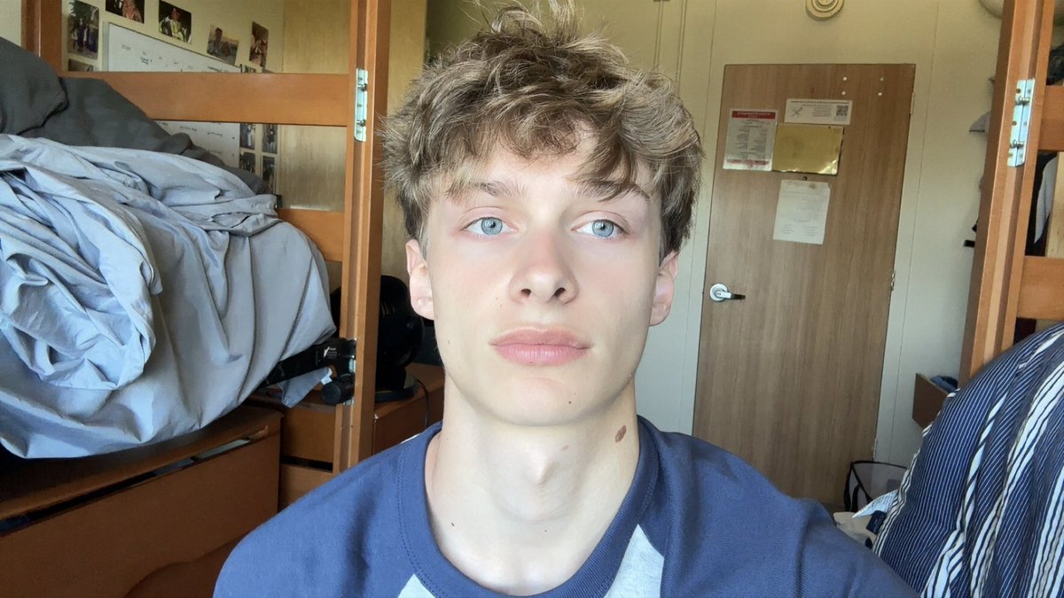HlGHFASHUN's tweet photo. ocean eyes https://t.co/77uEQDuZ6L