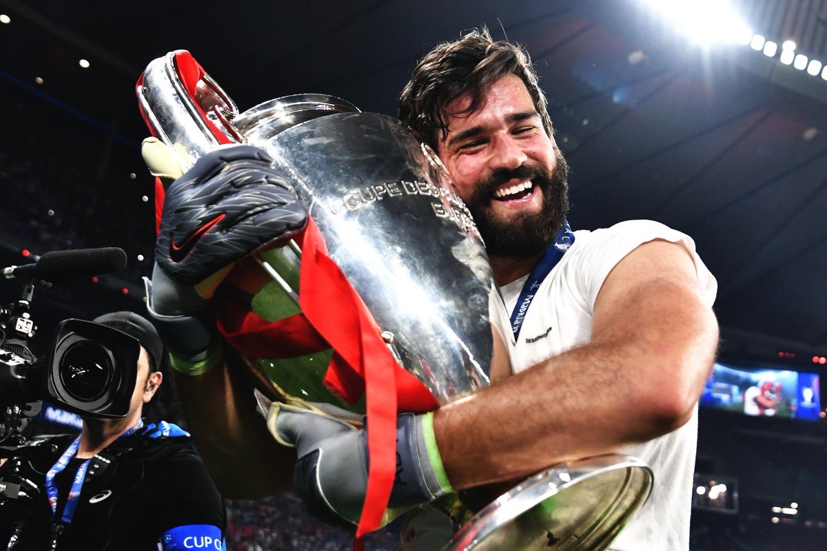 rincon_anfield's tweet photo. "Al final, todos pasamos de moda" https://t.co/3nOvhqF2OB
