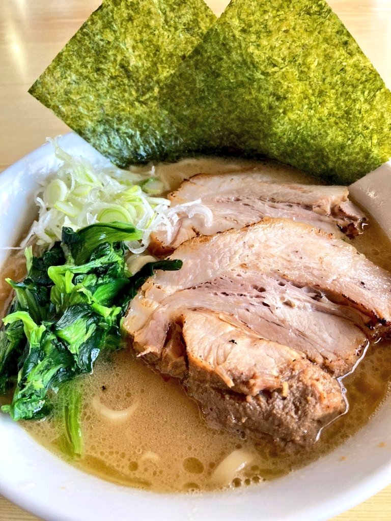 ramenjigoro256's tweet photo. 9/13(日)
おはようございます🤵‍♂️
⏰️10時〜15時頃

🐷レギュラーメニュ〜
🏠ジゴロウ家
🏝️サマ〜つけ麺2026🏄️
※9/30(水)迄の提供
🐟️汁なし鰹Prince🤴
🍥takeout各種
※お土産ラーメンは完売中

今週もVIVANT、プロ野球
お祭り色々と楽しみが尽きない日曜日
お昼はガッツリ行くと後半のお腹と心に余裕が出来ますよね💕

本日も宜しくお願いします🌈