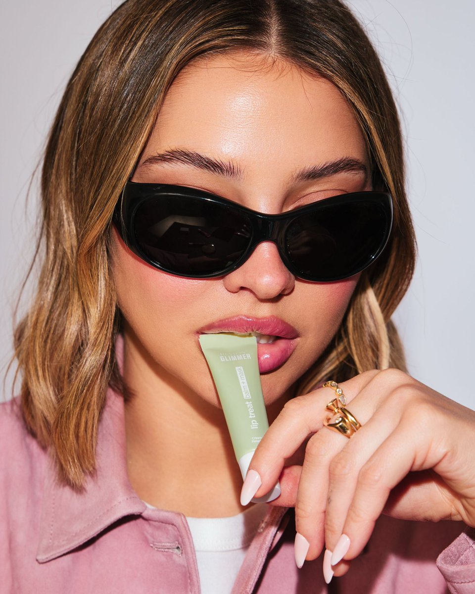 mclineupdates's tweet photo. madelyn cline for revlon 💋 https://t.co/7OzoyIfwKO
