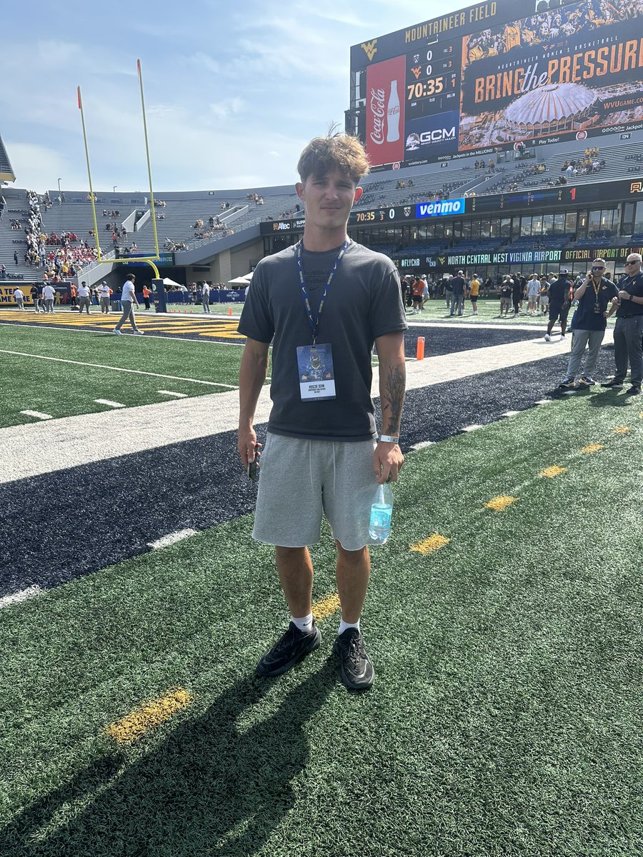 roscoe_dean2's tweet photo. Thanks @WVUfootball for having me out today. Loved the atmosphere and hospitality, Good win!! https://t.co/ToUOVeT6Y5