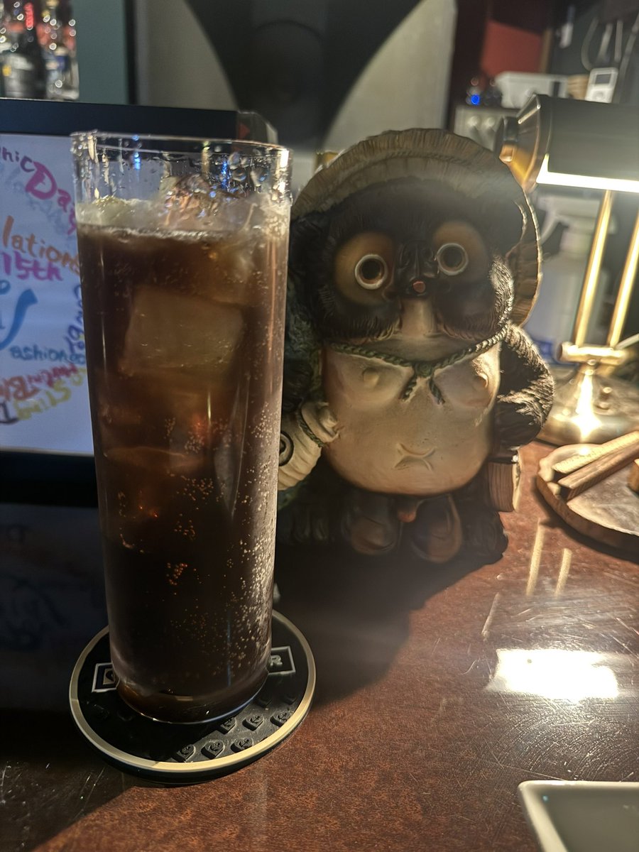 cknflatout's tweet photo. 山椒をつけた #Bacardi ホワイトラムで作ってもらった #モヒート 🤭
とキューバリブレ
こちらは何かのダークラムだったかな？
あれ？たぶん😅
#PubOldFashioned https://t.co/NGKJnD6yK8