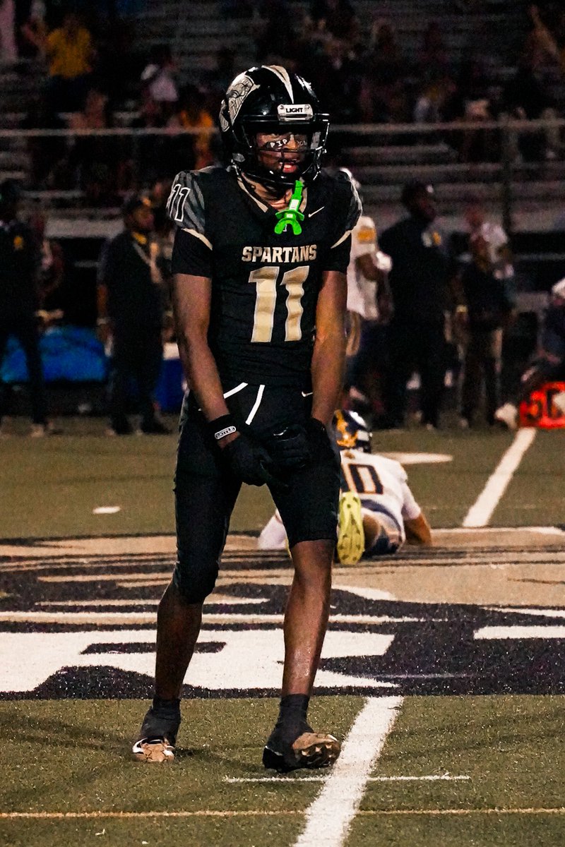 armarrionhooker's tweet photo. 7 tackles, 5 sacks, 5
TFLS, 2 FF and 1 FR 😤 https://t.co/58oXpF2eAS
