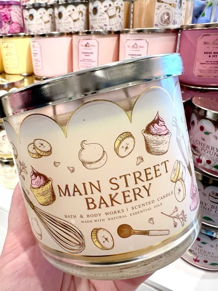 dollfacecreme's tweet photo. It’s almost autumn 🍂🍨🎀 https://t.co/Yh2DEd8mwU