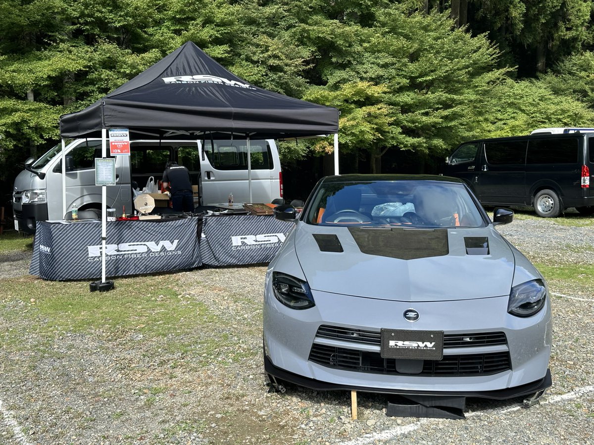 RSW_JAPAN's tweet photo. RZ34 京都ミーティング 嵐山菖蒲谷駐車場
新型MY27バンパー用 
新作フロントアンダースポイラーのマスターモデルを仮装着中です！！

#RZ34OWNERSCLUB
#京都嵐山ミーティング
#TOYOTIRES
#レーシングサービスワタナベ
#400z
#RZ34
#フェアレディZ https://t.co/Kf0Da2JQFq