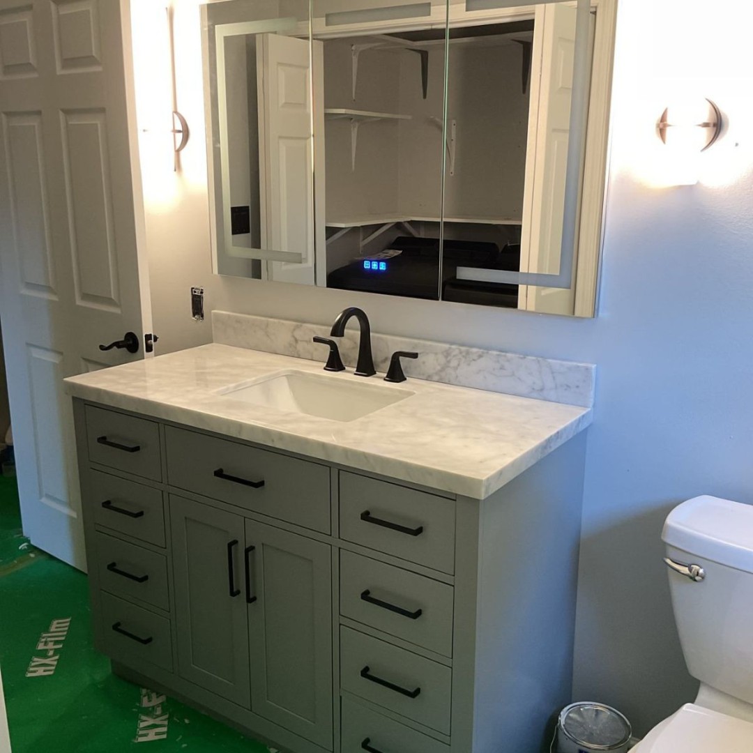 MrHandymanRich's tweet photo. A great bathroom remodel is more than one big upgrade. 🚿 Tile, vanity installation, carpentry and finish work all have to come together. Our Richmond-area Mr. Handyman team can help take your bathroom from dated to refreshed. #BathroomRemodel #RichmondVA https://t.co/N9DHVqKStw