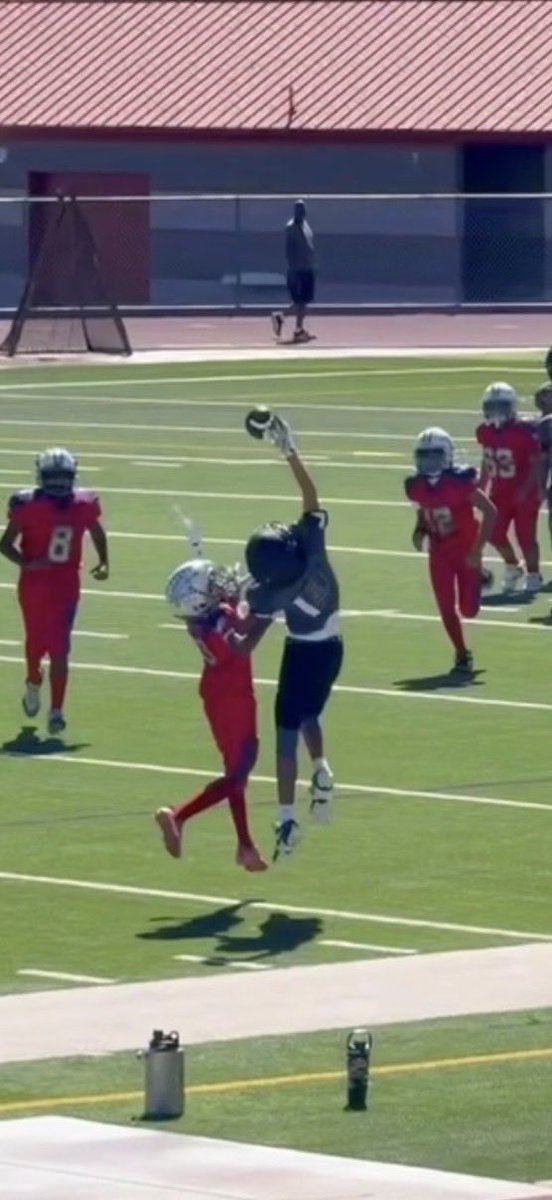 sltr_oliver's tweet photo. The start of the season. 🏈🏈🏈@NVYouthSports https://t.co/RpbebhL4wX