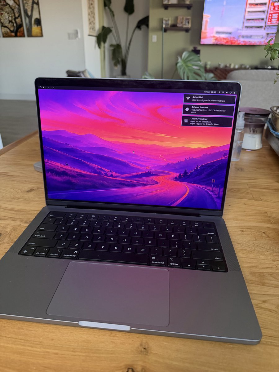 jeffsheffield's tweet photo. Omarchy Linux installed on an old  MacBook M1. https://t.co/Uyzh6BRGj7