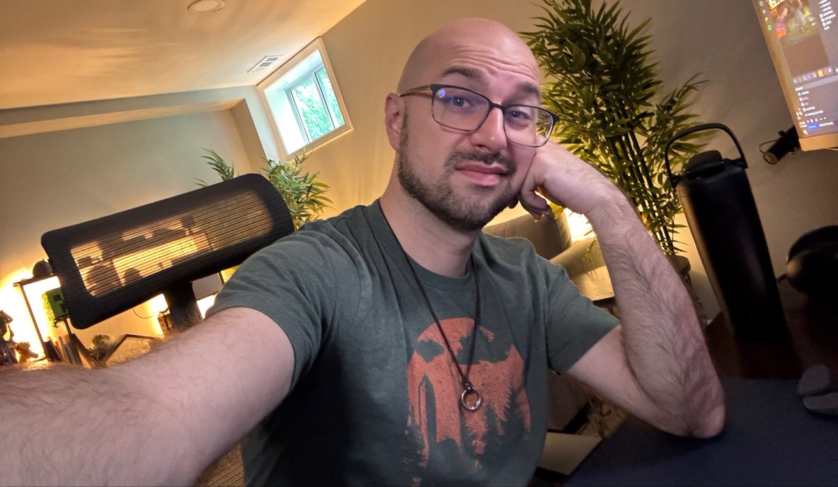 Legundo's tweet photo. Hello everyone. The past year has been phenomenal- and I think for the first time ever, I’m really going for this. 

Please if you could nominate me for Rising Star award, I’d really appreciate it!! Let’s do this! https://t.co/R4XDfsm8Kv