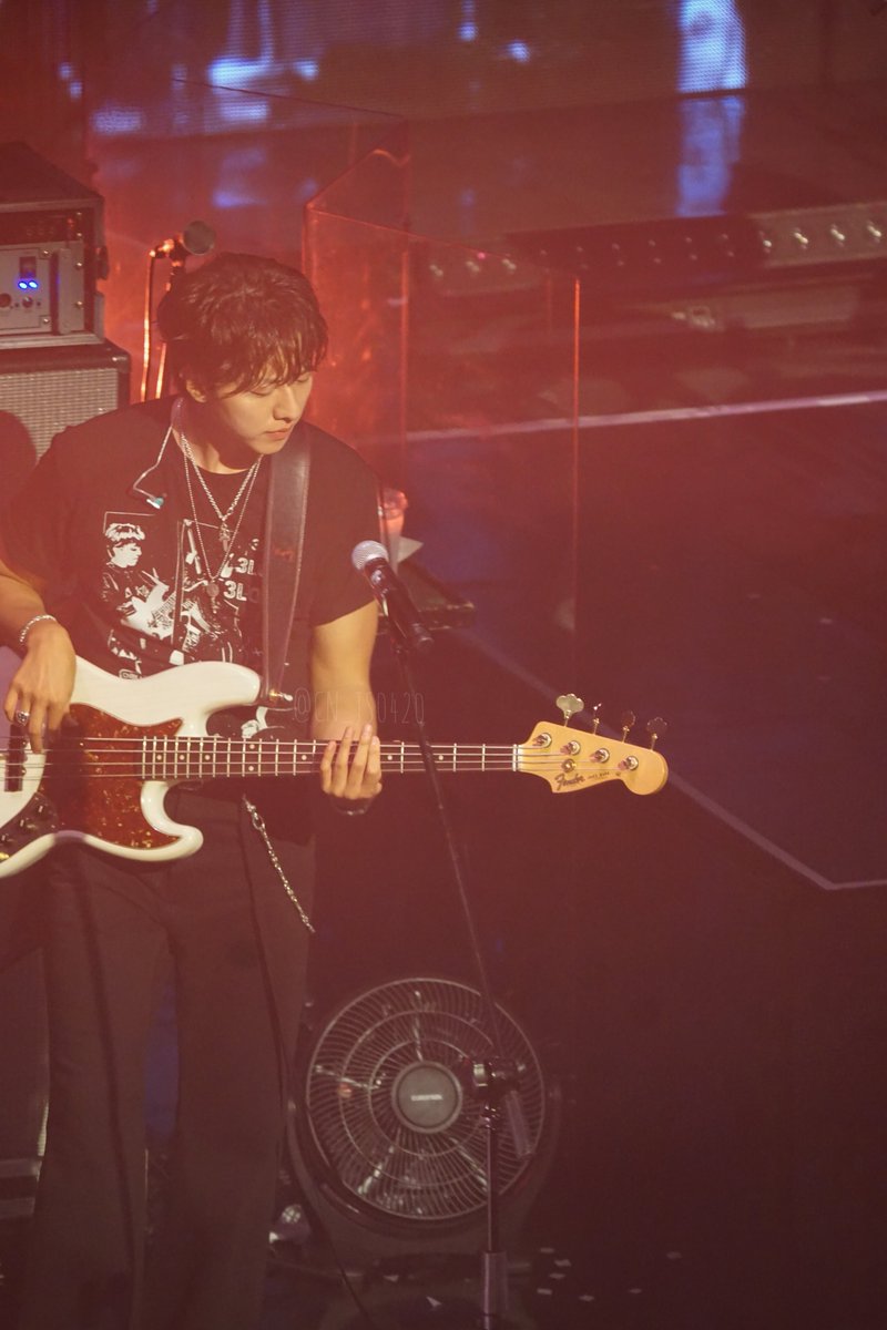 CN_JS0420's tweet photo. 2026.09.12 2026 CNBLUE LIVE ‘3LOGY’ ENCORE

#CNBLUE #씨엔블루 
#イ・ジョンシン #LeeJungShin #이정신 https://t.co/n14fY5SRqw