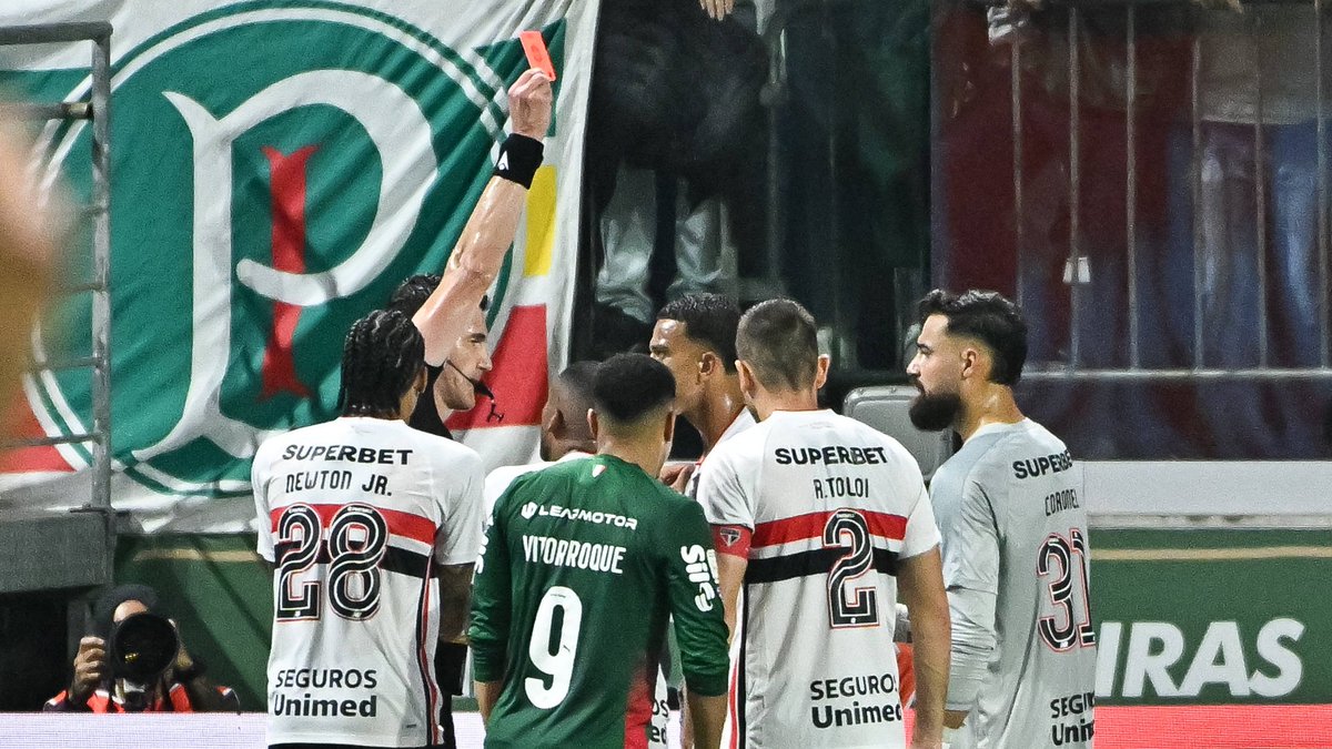 SofascoreBR's tweet photo. Expulsões durante os 90' no clássico Choque-Rei nesta década:

🟥🟥🟥🟥🟥🟥🟥🟥🟥🟥 10 - São Paulo
0 - Palmeiras

Opiniões? 🤔🤔 https://t.co/2FVjPC8N5Z
