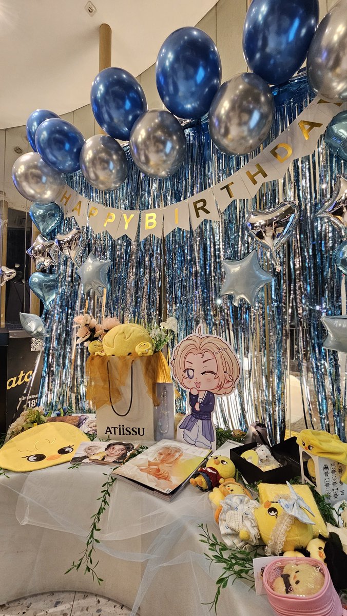 LeeFelixID's tweet photo. Indonesian STAYs! 💙

no RSVP? no problem.
just come and celebrate Felix with us! 🍦🪭

𝗧𝗛𝗘 𝗗𝗜𝗩𝗜𝗡𝗘 𝗙𝗘𝗟𝗜𝗫 : 𝗔 𝗦𝗰𝗼𝗼𝗽 𝗼𝗳 𝗦𝘁𝗮𝗿𝗱𝘂𝘀𝘁

📅 Sun, Sept 13 · 06.00–18.00 WIB
📍 Vilo Gelato Dukuh Atas, Jakarta Pusat

open to public 💙

(Only registered guests get
an exclusive event pack✨)

#TheDivineFelix #Felix
#HappyFelixDay