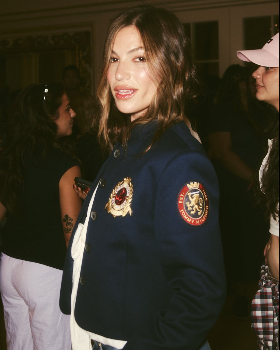 TommyHilfiger's tweet photo. can't get enough of our #nyfw guest list...? 
we got you 😉

@sunisalee_ #TrinityTatum @stefroitmanok @keniaos @jadepicon @LeoPicon https://t.co/oXynCAYopD