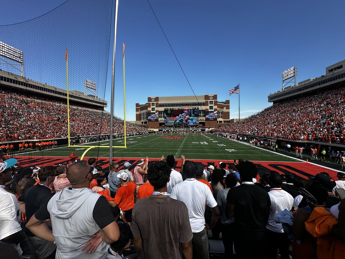 CorlinWright's tweet photo. Thank you OSU Cowboys for the invite! 🤠🧡🖤 What a GAME! Appreciate the love and the opportunity to be there. Much respect! #GoPokes 

@__CoachMorris @JasonMartinezz @PCobbs43 @AndrewLee_CFB @CowboyFB @CoachAdamGaylor @JenksFootball @ChrisHarrisJr https://t.co/BKszkaJlwo