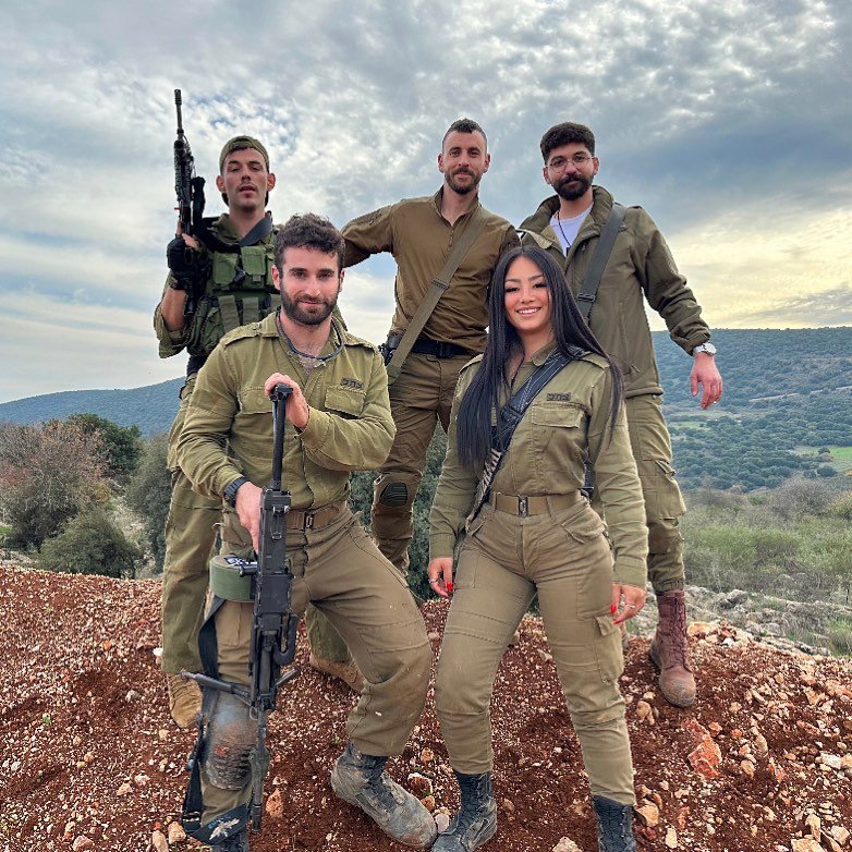 mitchelle_m4's tweet photo. Shabbat Shalom and Shana Tova, everyone! ✡️ https://t.co/ya1MXjX9FO