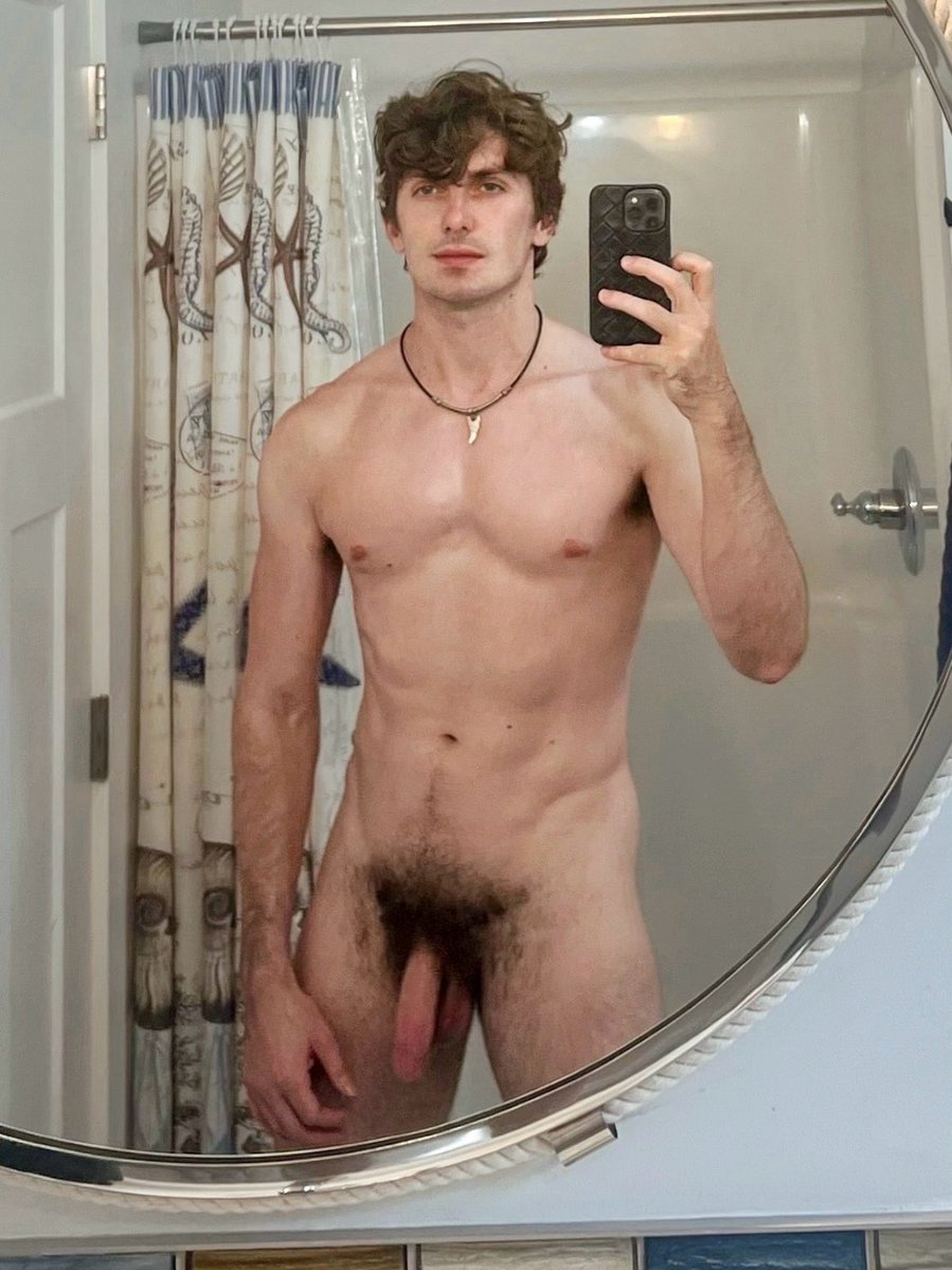 VaughanSatyr's tweet photo. POV: ur on vacation with ur boyfriend’s family and his big brother tells you to meet him in the upstairs bathroom in 5 min 😈 wyd? https://t.co/JOAFAeSAND
