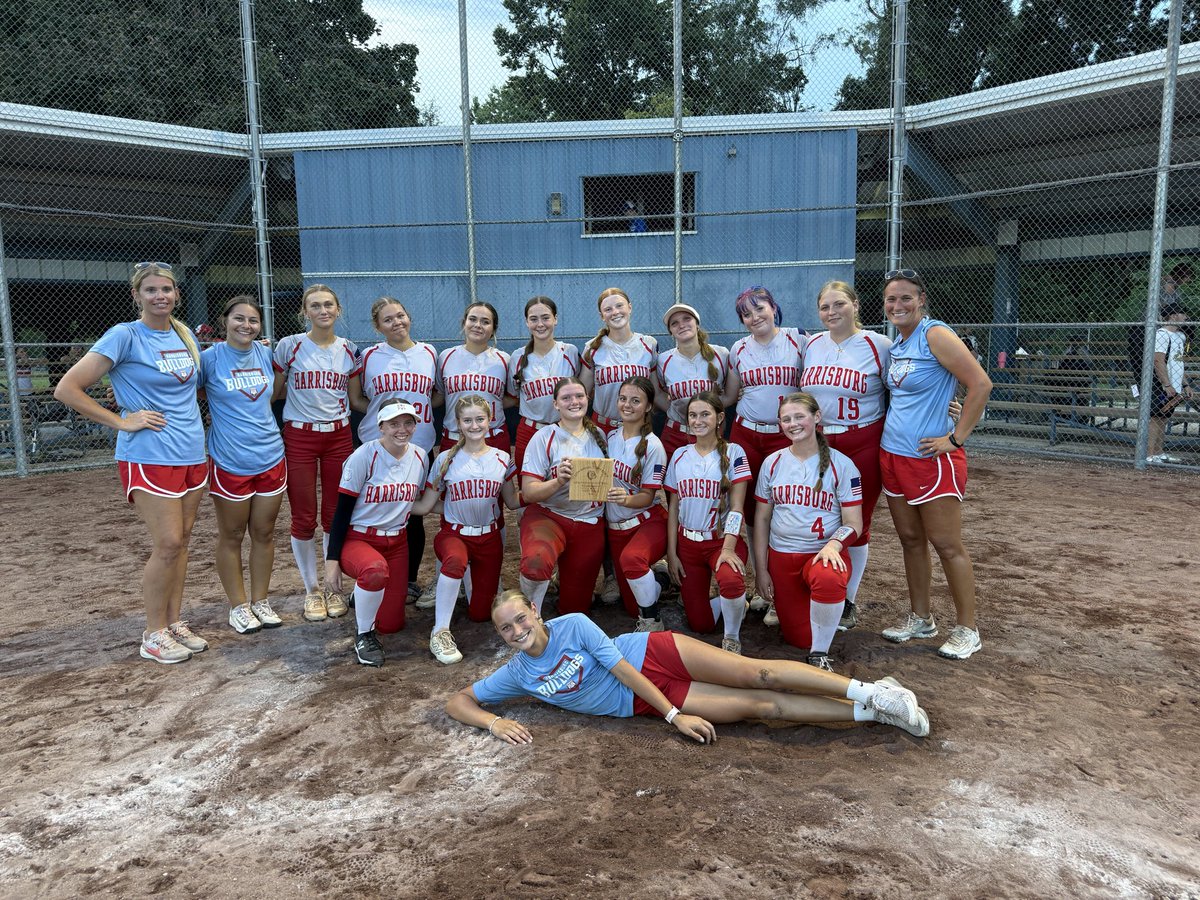 Harrisburgath's tweet photo. CHAMPIONS!!!

Congratulations to the Harrisburg Bulldog Softball Team (10-1) on winning the New Franklin Tournament Championship with a 2-0 win over Fayette!

Congratulations to all the players and coaches on a great tournament!

#BulldawgPride 

@HburgBoosters @TheSteveCombs @klc81520 @LindseyH38901  @CentralState8
