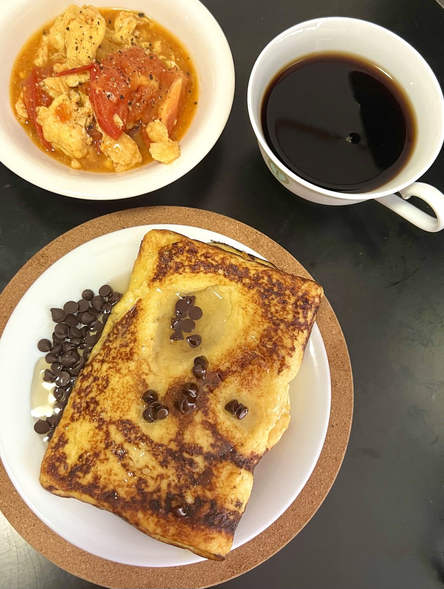 hamuhe86's tweet photo. 休日なんで朝からフレンチトースト作った
つかさっちマグカップにコーヒー入れてるの許されないかもしれない https://t.co/ukS3gVFg4E