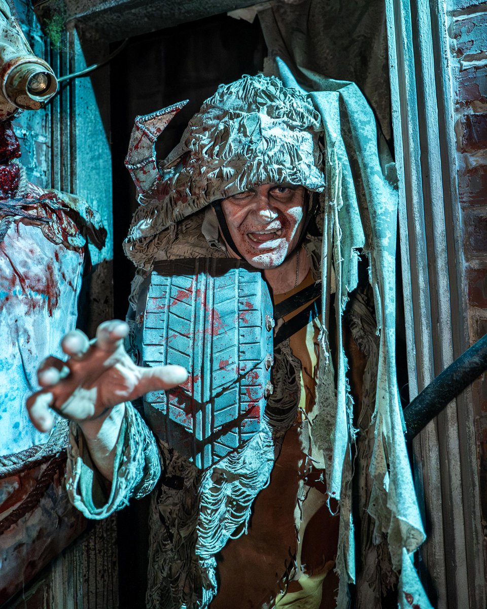 HorrorNightsORL's tweet photo. not a zoo https://t.co/JWdqatKZvw