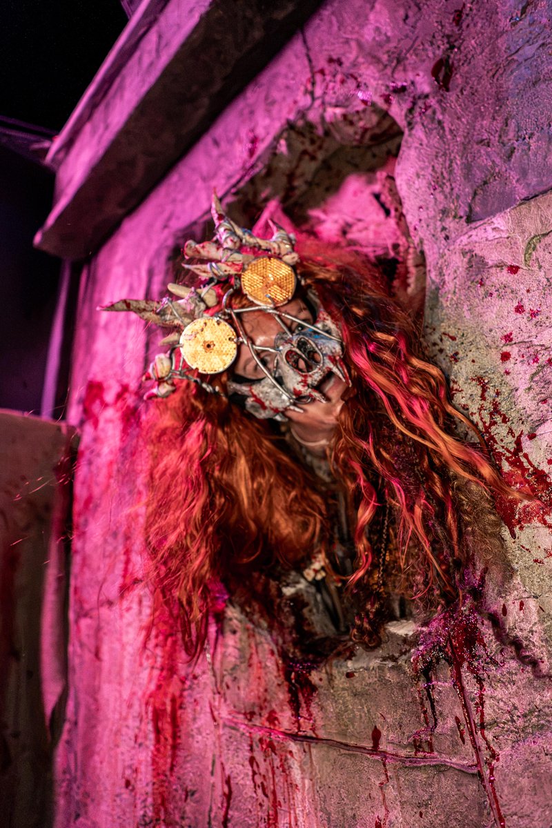 HorrorNightsORL's tweet photo. not a zoo https://t.co/JWdqatKZvw