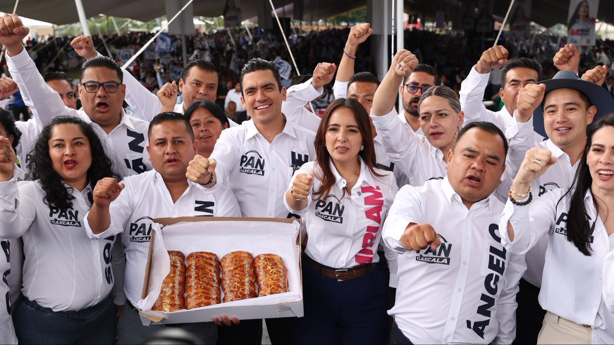 JorgeRoHe's tweet photo. ¡Tlaxcala demuestra que la defensa de la #PatriaFamiliaYLibertad está más fuerte que nunca! 🇲🇽

Más de 10 mil personas nos acompañaron en este gran encuentro, convencidas de que este bello estado merece un mejor rumbo.

¡Gracias, Tlaxcala y enhorabuena coordinadora @Dip_MiriamMar!