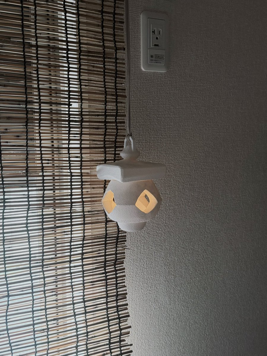 s__Zzz_'s tweet photo. 試作中だけど形はできた🕯️
下の部分取り外せるからライトもオンオフできる（ ᴗ ̫ ᴗ ） https://t.co/3RsReRdmpF