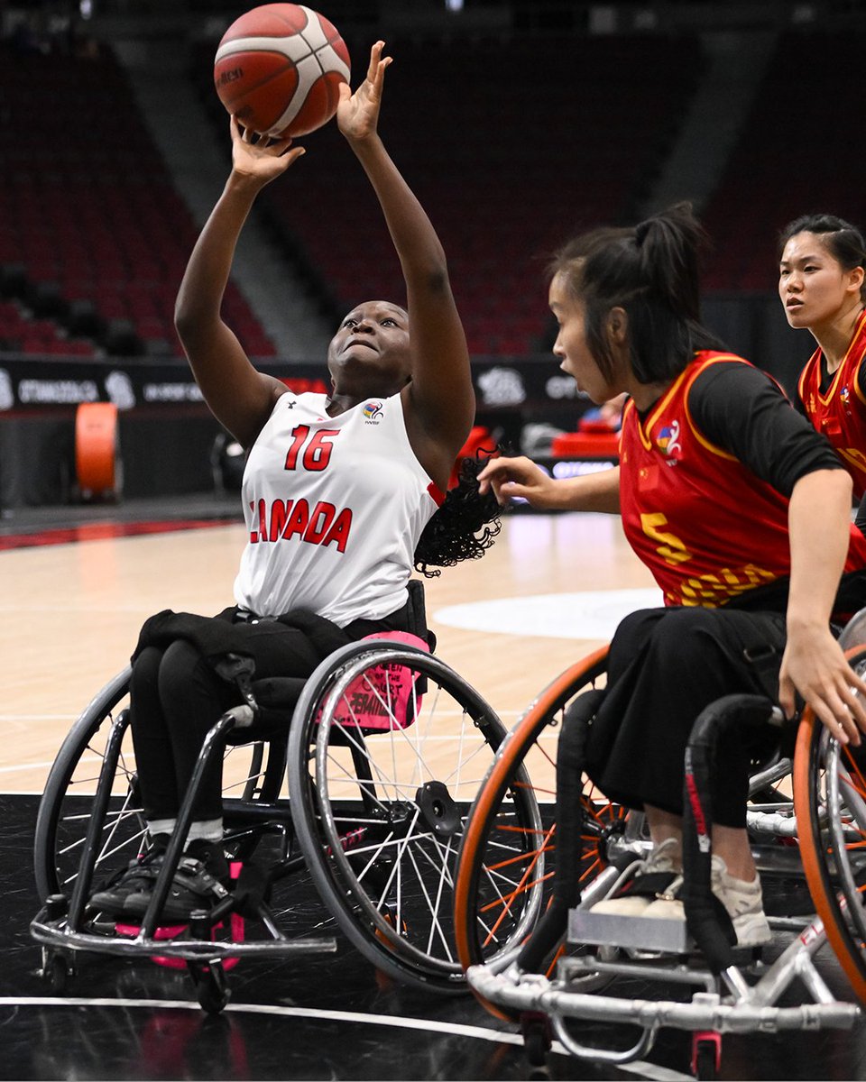 WCBballCanada's tweet photo. L’ÉQUIPE DU CANADA A RÉUSSI SON COUP!

Au terme d’un match palpitant du début à la fin, l’équipe nationale féminine senior a battu la Chine samedi à #Ottawa2026.

Résumé complet du match : https://t.co/cnzve4N9FW

#Basketballenfauteuilroulant | #ÉquipeCanada https://t.co/1fIVOR3JtA