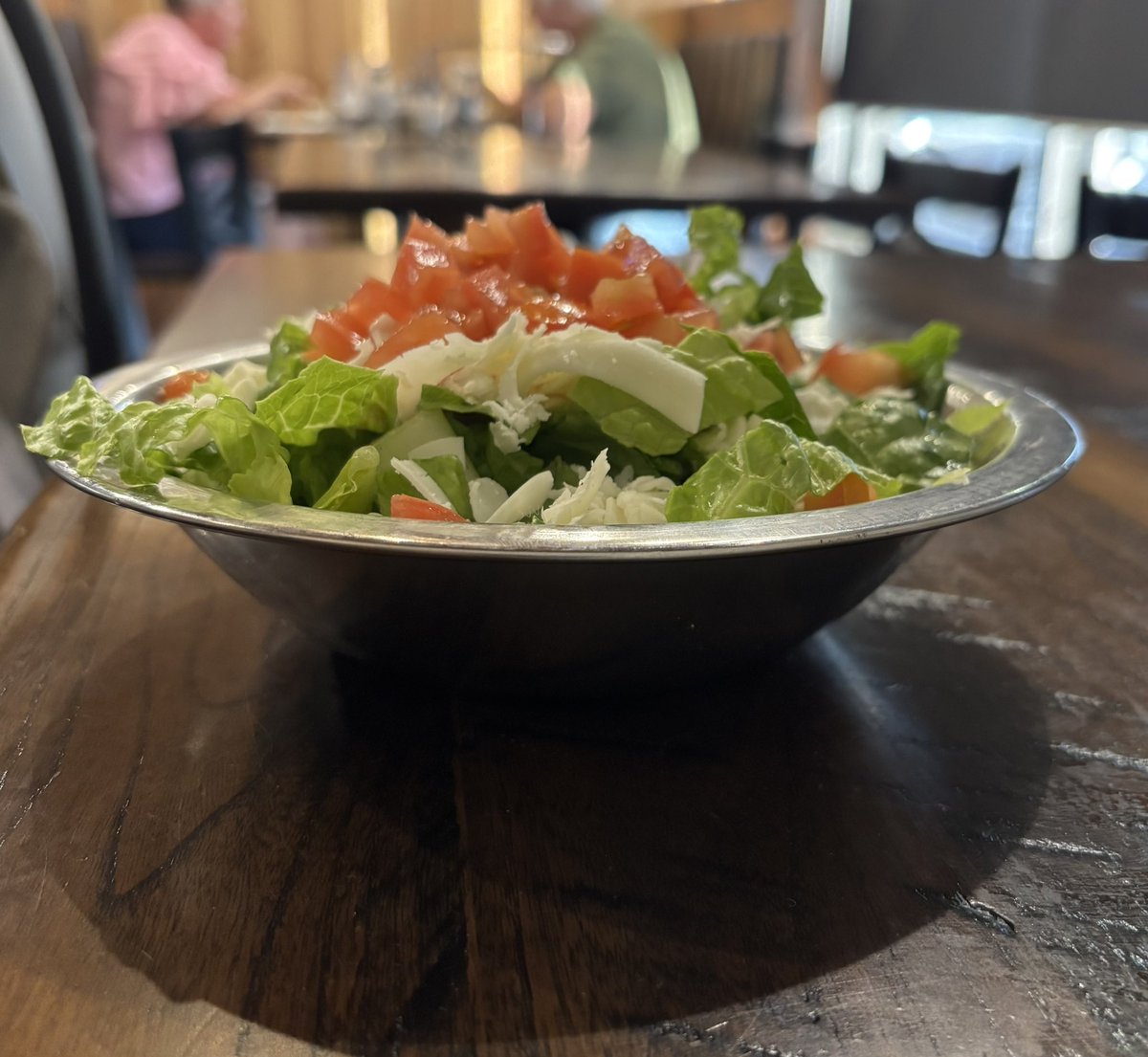 PuppiBat's tweet photo. THEY GAVE ME SALAD IN A DOG BOWL
PUPPY SALAD 🐾🦴 https://t.co/fTdACD0B8T