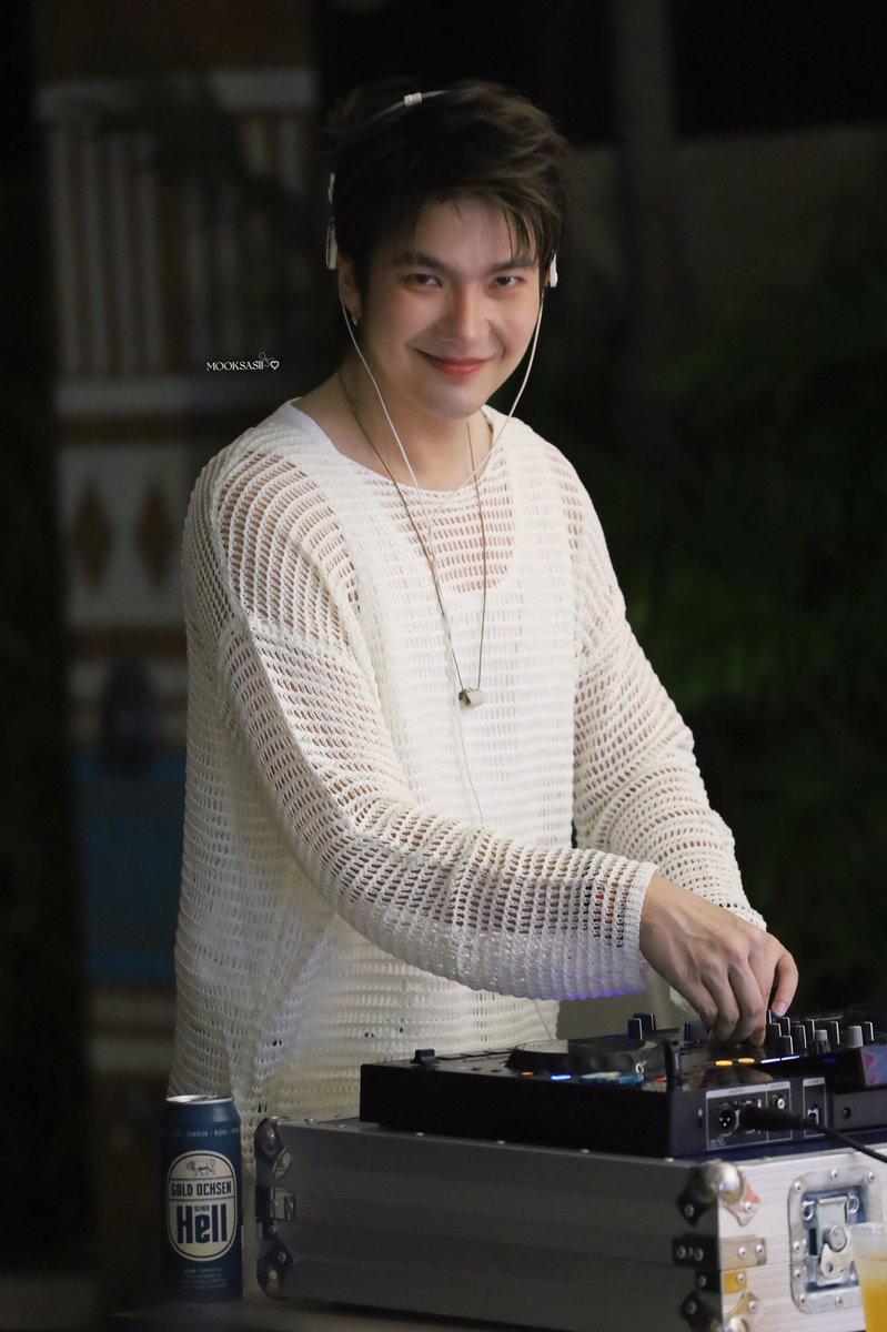 mooksasii's tweet photo. เมื่อคืนพี่ดีเจ หล่อมากคับบ หล่อมากจริงๆคับบ😳🫠

120926 
#DreamoraxBuildPattayaTrip
꒰ #Buildjakapan , @JakeB4rever ꒱ #Beyourluve #sspicss https://t.co/liXMQ81TSU