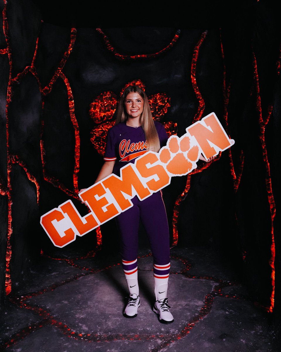 ryleekobasew's tweet photo. I’M A TIGER!!!! 💜🧡

I’m beyond excited and grateful to announce that I have committed to continue my academic and athletic career at Clemson University!

First, I want to thank my family for always believing in me and supporting me through every step of this journey. Thank you for the countless hours, sacrifices, and for always being in my corner. I truly wouldn’t be where I am without you. Thank you to my sister for always being my biggest supporter and best friend. Thank you to my dad for building me into the player I am today.

To Coach Marissa, Coach Tim, Coach Chuck, and Coach Steve, thank you for pushing me, believing in me, and helping me become the player and person I am today.
Thank you to Joe Terry for all the guidance the past couple years and helping make it all possible. Thank you to Mo for always helping me grow mentally, Peter for pushing my speed, Brent for helping me become a better hitter, and Dan for keeping me healthy. This wouldn’t have been possible without every single one of you.

To my teammates, thank you for being such a huge part of my life. You guys have all made this game so special. I’m so thankful for every teammate who has pushed me to be better, believed in me, and stood by my side. Thank you Kaelyn for always showing up to work with me and constantly being there for me. I truly couldn’t have asked for a better group of people to share this journey with.

To Coach Rittman, Coach Crash, Coach Wiggs, Coach KJ, and the whole Clemson staff, thank you for believing in me and giving me the opportunity to be a part of such a special program. You guys made Clemson feel like home the second I first stepped on campus. I can’t wait to continue this journey with you guys!

I’m so grateful for everyone who has played a part in getting me to this moment. I can’t wait to start this next chapter and call Clemson home in a few years.

GO TIGERS! 🐅💜🧡
@rittmanjohn @KatieRepole @Coach_Wigs @ClemsonCoachKJ @RisingKobasew @RisingFastpitch