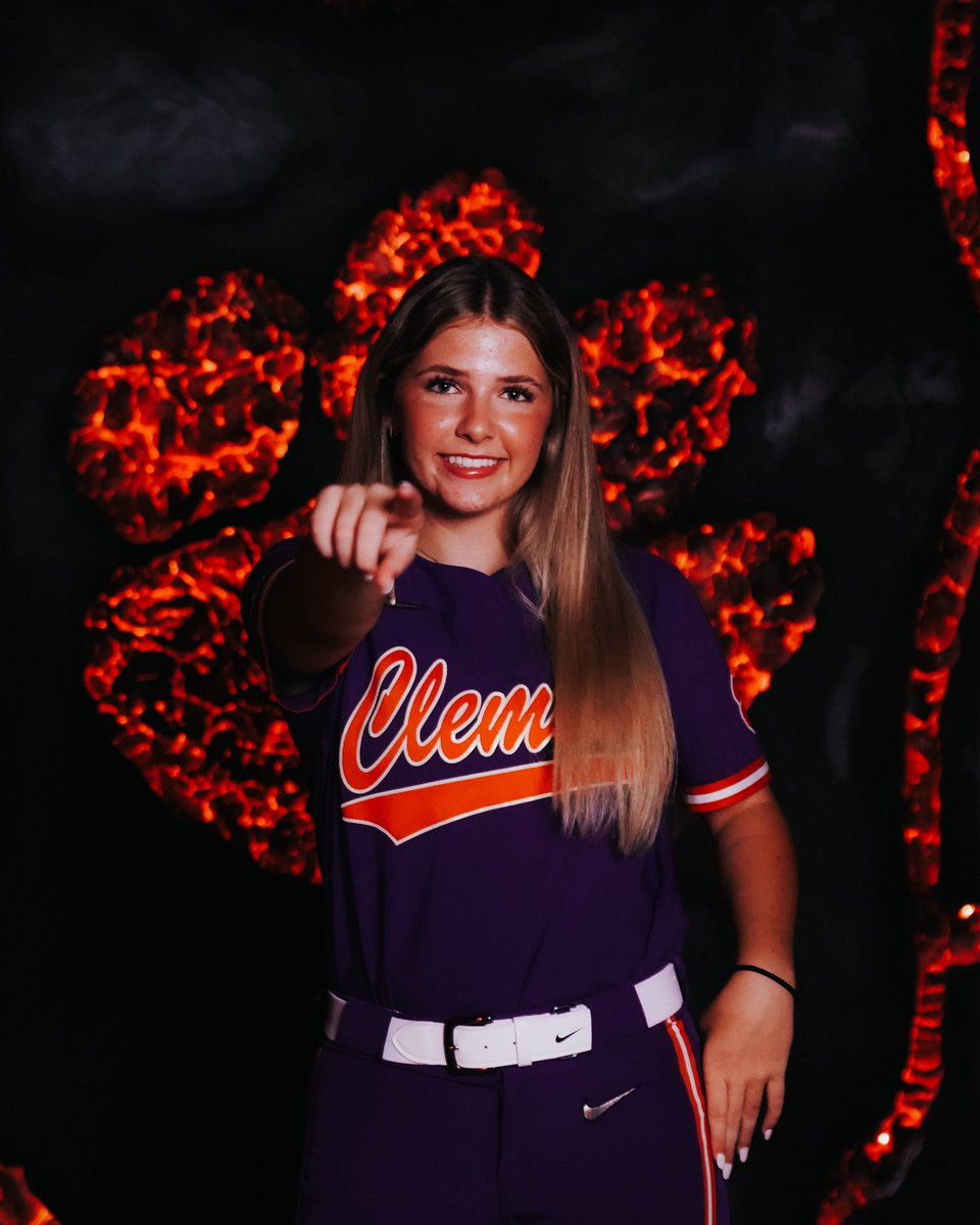ryleekobasew's tweet photo. I’M A TIGER!!!! 💜🧡

I’m beyond excited and grateful to announce that I have committed to continue my academic and athletic career at Clemson University!

First, I want to thank my family for always believing in me and supporting me through every step of this journey. Thank you for the countless hours, sacrifices, and for always being in my corner. I truly wouldn’t be where I am without you. Thank you to my sister for always being my biggest supporter and best friend. Thank you to my dad for building me into the player I am today.

To Coach Marissa, Coach Tim, Coach Chuck, and Coach Steve, thank you for pushing me, believing in me, and helping me become the player and person I am today.
Thank you to Joe Terry for all the guidance the past couple years and helping make it all possible. Thank you to Mo for always helping me grow mentally, Peter for pushing my speed, Brent for helping me become a better hitter, and Dan for keeping me healthy. This wouldn’t have been possible without every single one of you.

To my teammates, thank you for being such a huge part of my life. You guys have all made this game so special. I’m so thankful for every teammate who has pushed me to be better, believed in me, and stood by my side. Thank you Kaelyn for always showing up to work with me and constantly being there for me. I truly couldn’t have asked for a better group of people to share this journey with.

To Coach Rittman, Coach Crash, Coach Wiggs, Coach KJ, and the whole Clemson staff, thank you for believing in me and giving me the opportunity to be a part of such a special program. You guys made Clemson feel like home the second I first stepped on campus. I can’t wait to continue this journey with you guys!

I’m so grateful for everyone who has played a part in getting me to this moment. I can’t wait to start this next chapter and call Clemson home in a few years.

GO TIGERS! 🐅💜🧡
@rittmanjohn @KatieRepole @Coach_Wigs @ClemsonCoachKJ @RisingKobasew @RisingFastpitch