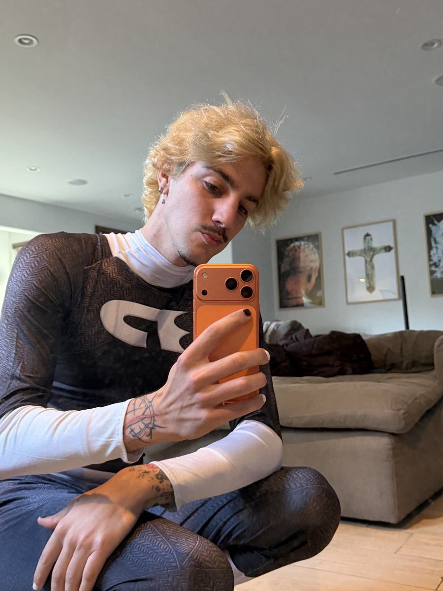 Gwhip333's tweet photo. DANNY PHANTOM STREAM TODAY https://t.co/9L9tZTZMio